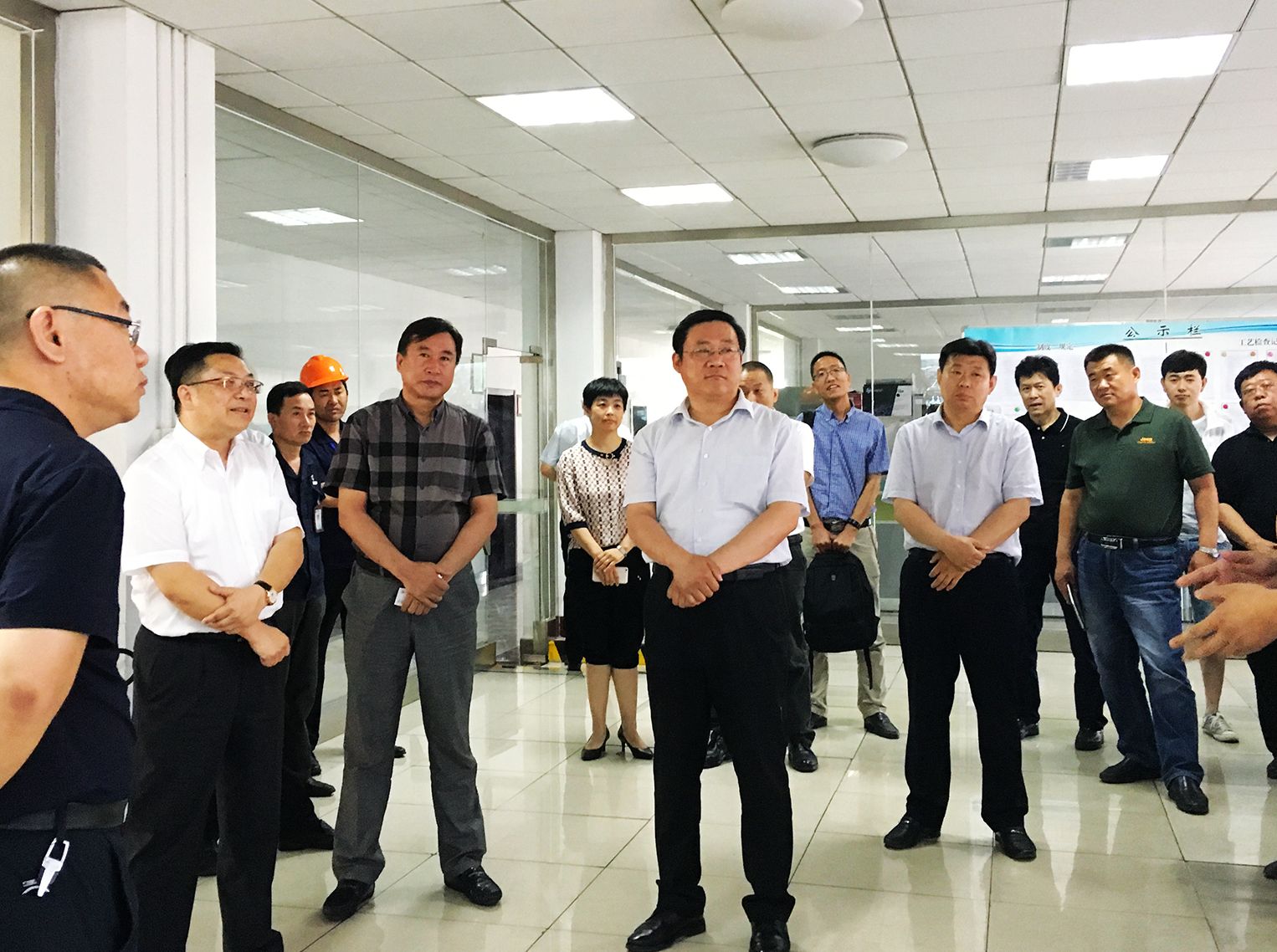 墾利區(qū)委副書記張和森一行蒞臨炭黑公司調(diào)研