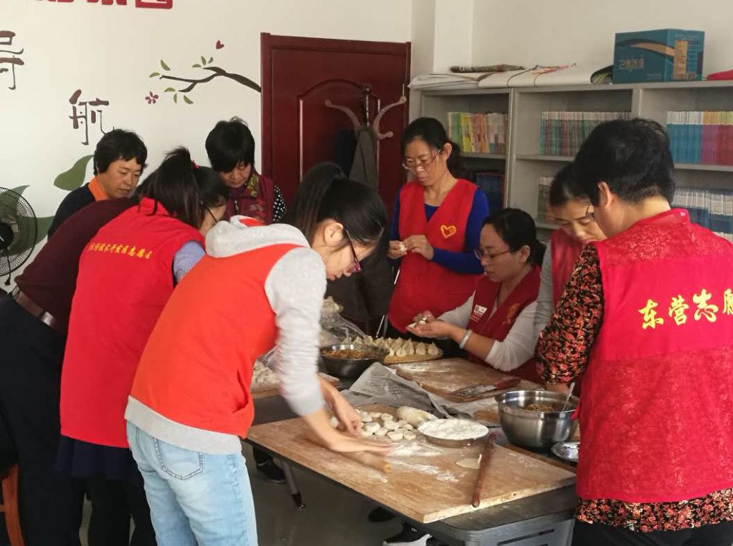 九九重陽節(jié)  濃濃敬老情 ——萬達(dá)物業(yè)聯(lián)合麗日居委會開展 "敬老、愛老、度重陽"活動