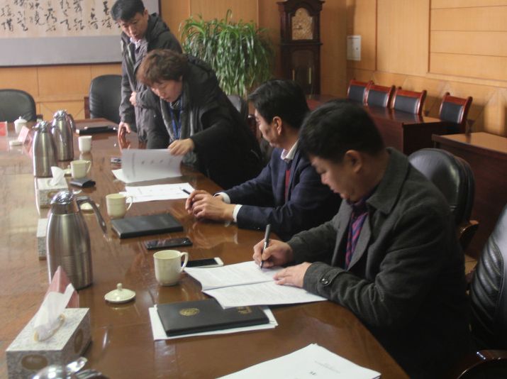萬(wàn)達(dá)建設(shè)集團(tuán)舉辦安全環(huán)保目標(biāo)管理責(zé)任書(shū)簽訂儀式